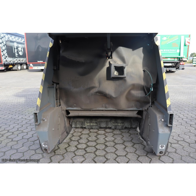 Aufsitzkehrmaschine (Diesel) Tennant S 20