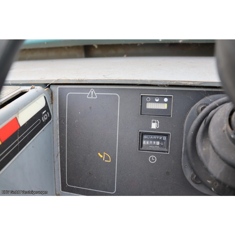 Aufsitzkehrmaschine (Diesel) Tennant S 20