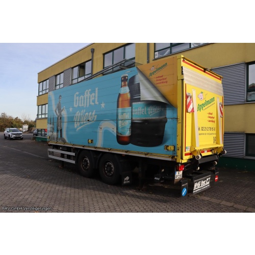 Anhänger Schankwand Tandem mit Hebebühne (K - AP 2151) K+G Tec GmbH  ZPA 18