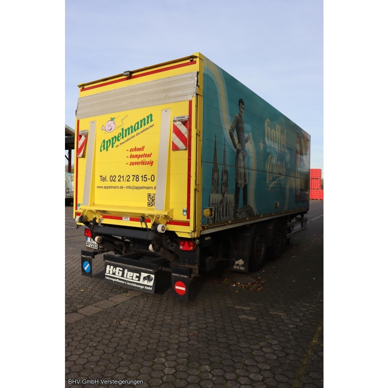 Anhänger Schankwand Tandem mit Hebebühne (K - AP 2151) K+G Tec GmbH  ZPA 18