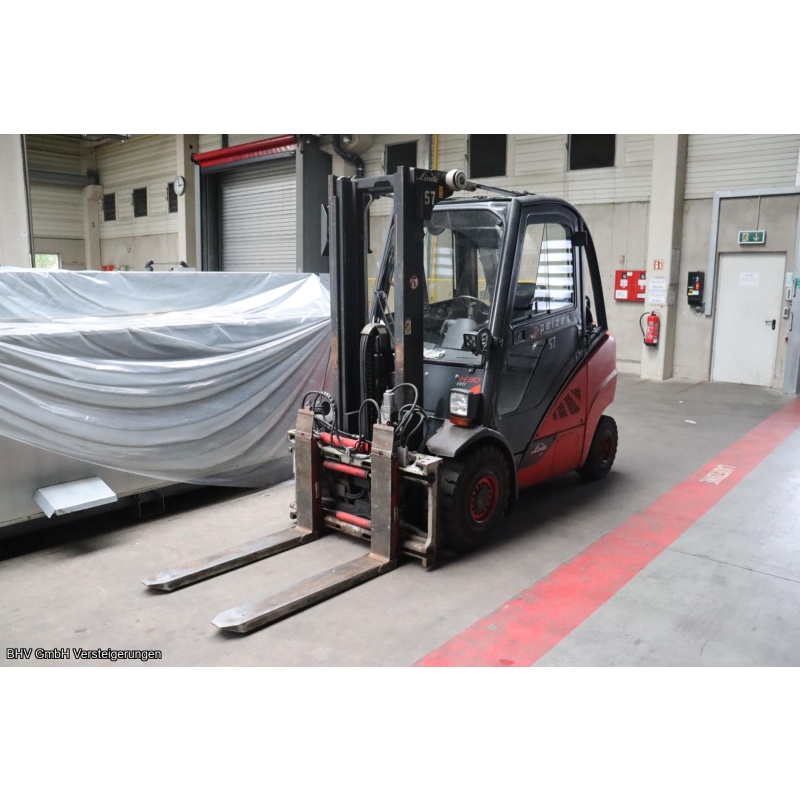 Gabelstapler (Gas) Linde H 30T-02