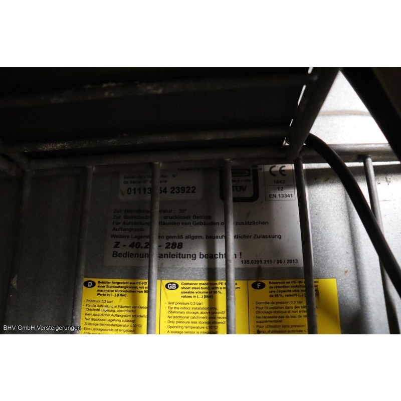 Seecontainer mit mobiler Tankstelle