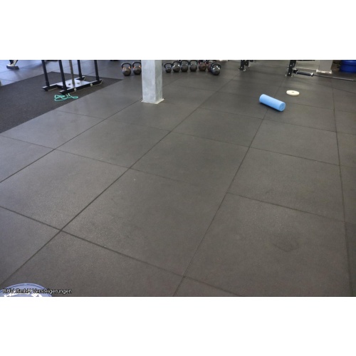 Gummiboden / Fallschutzmatten für Kraft- und Functional-Training (Stückzahl: 51)