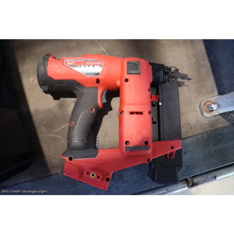 Akku-Coilnagler (im Koffer) Milwaukee M18 FN18GS