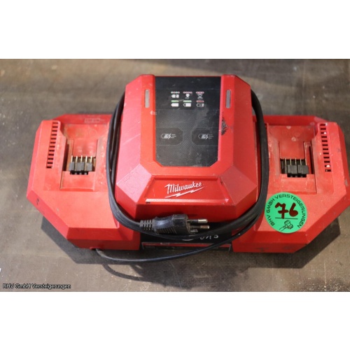 Zweifachschnellladegerät Milwaukee M18 DBSC