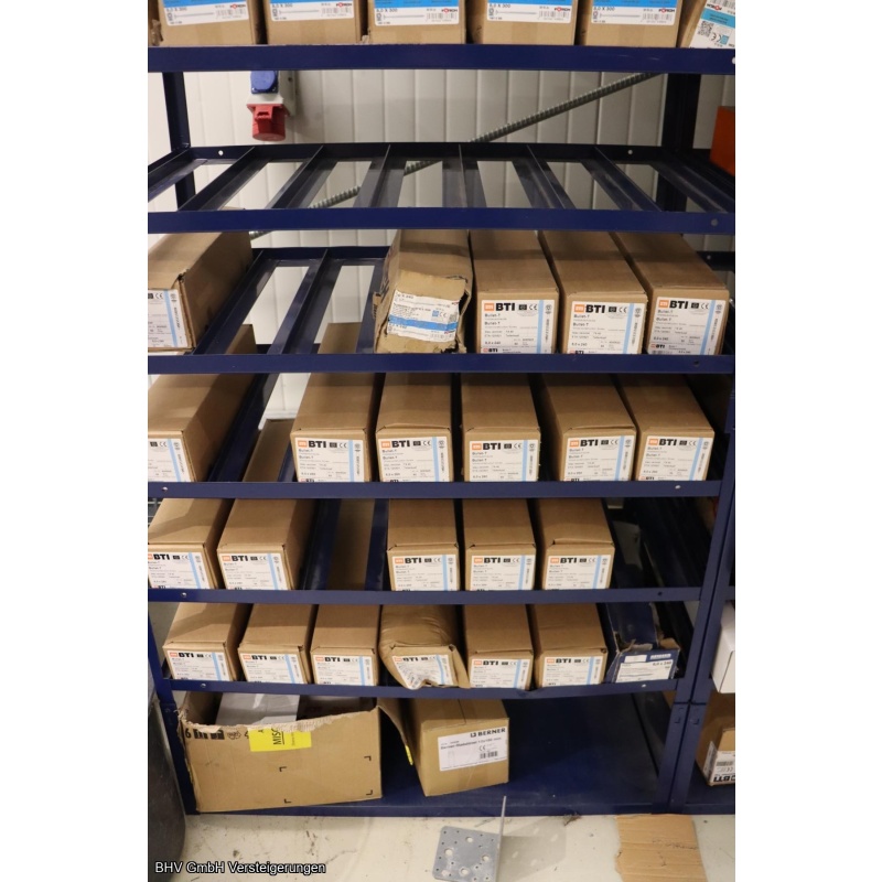 Posten Schrauben und Verbrauchsmaterialien