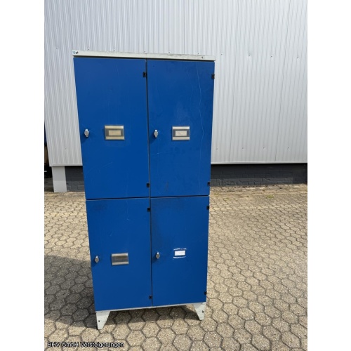 Garderobenschrank mit 4 Türen